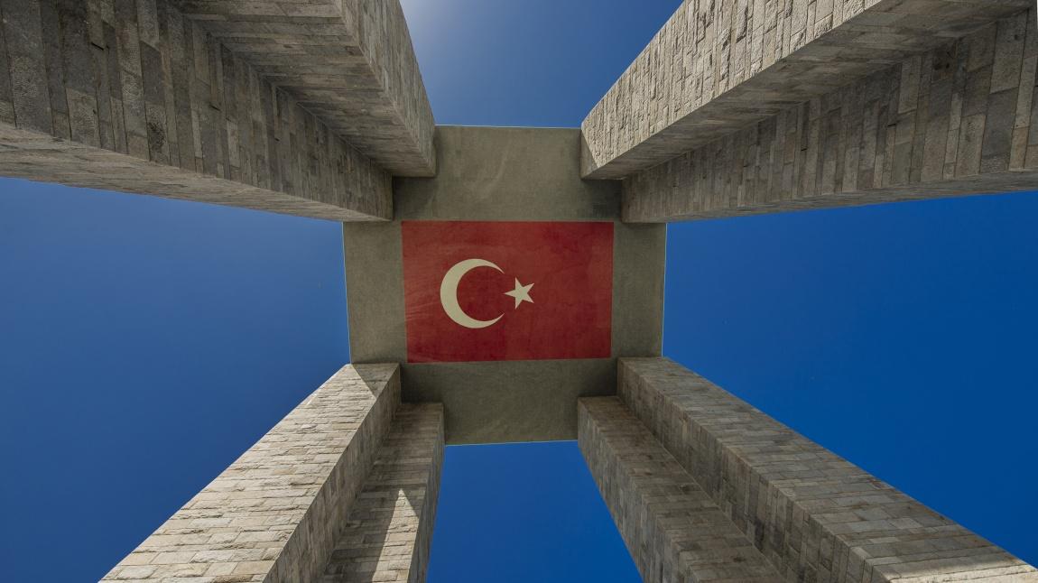 18 Mart Çanakkale Zaferinin 109. yıl dönümünde, Gazi Mustafa Kemal Atatürk'ü ve şehitlerimizi saygıyla ve minnetle anıyoruz.